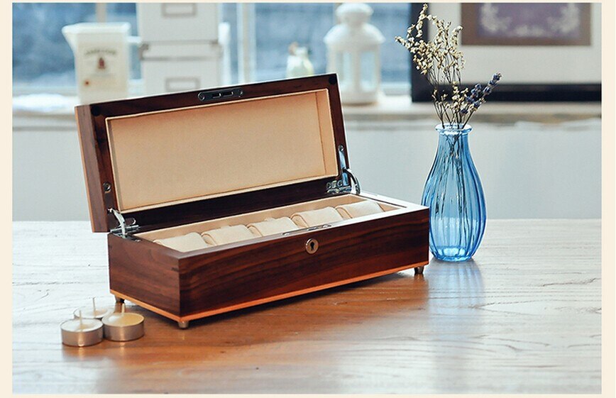 Walnut Watch Box – 5 Watches | Winderly